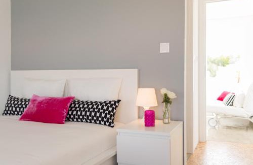 Peniche Apartment | Casasupertubos - Pool & Surf 10Min from Peniche