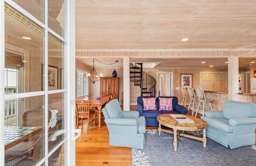 Pawleys Island House | CasaUp Charming Duplex in Beautiful Pawleys Island
