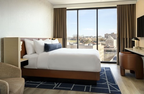 Country Club Plaza Area Hotel | Cascade Hotel, Kansas City, a Tribute Portfolio Hotel