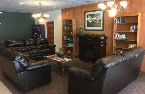 Bloomington Hotel | Cascades Inn