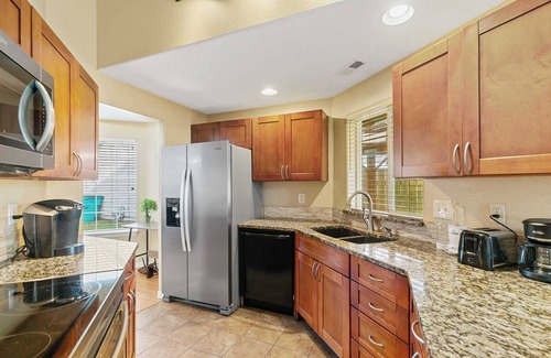 Mill Plain House | Cascadia Retreat: Cozy Home Perfect for Your Family Getaway on 166th St #42006