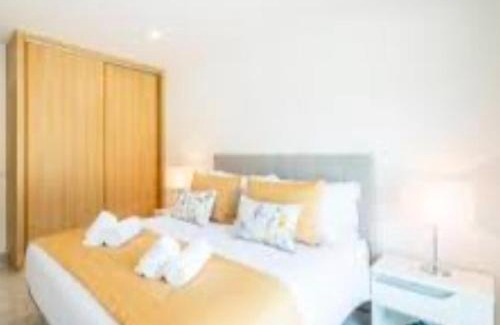 Barrio Santana House | Cascais Accommodations Series