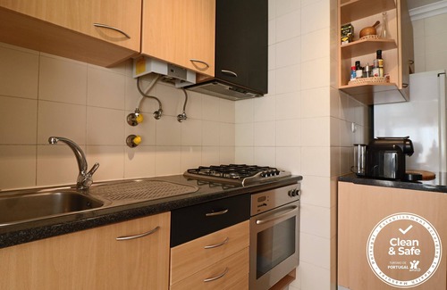 Estoril Apartment | Cascais Estoril Apartment Near the Beach