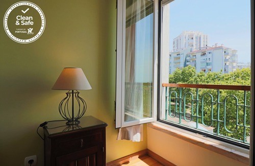 Estoril Apartment | Cascais Estoril Apartment Near the Beach