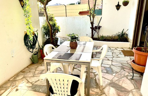 Alvide Cottage | Cascais Quaint Cottage- Fully Equipped and Furnished Large Studio. Sleeps 2 or 4