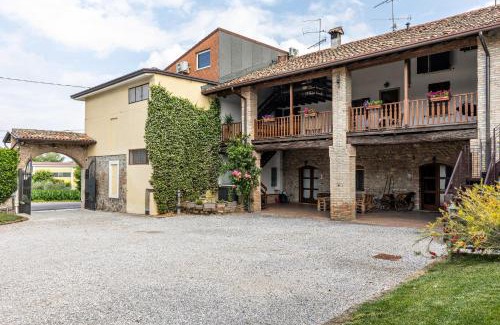 Lonato del Garda Apartment | Cascina Raperonzolo