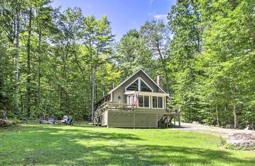 West Poland Cabin | Casco Cabin on Thompson Lake w/ Fire Pit & Deck