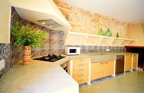 Vilafranca de Bonany House | Cases d'Alcudiarrom in mint condition in a very quiet location for 12 people