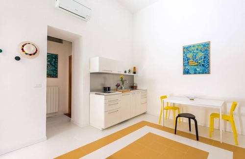 Castellammare Vucciria Apartment | Casetta Gialla Alla Vucciria by Wonderful Italy