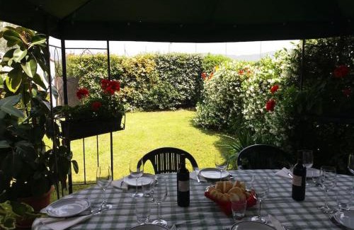 Paderno Franciacorta Apartment | CASETTA MIRAVIGNA cozy flat with garden in Franciacorta & Iseo Lake