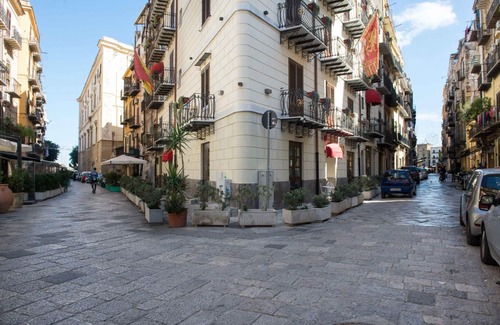 Castellammare Vucciria Apartment | Casetta Verde Alla Vucciria by Wonderful Italy