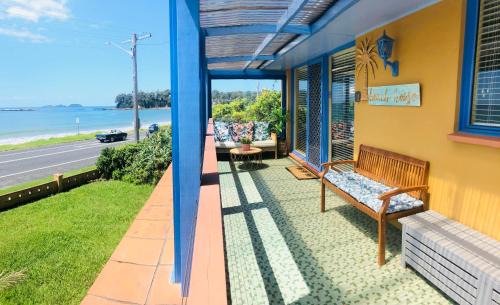 Batehaven House | Casey's Beachfront Holiday House