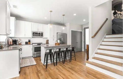 Hadley - Washington House | Cash Country | Luxe & Cozy | 1.4mi Broadway & DT!