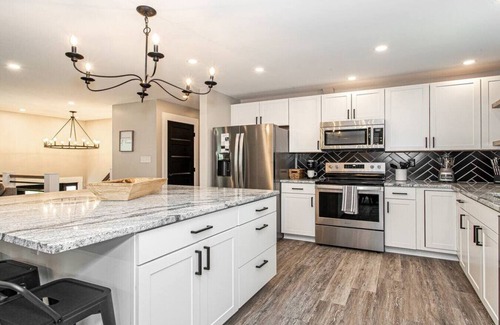 Knox County House | Cash Rd · Spacious 4 Bedroom Home w/Game Room & Deck