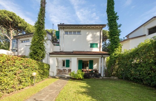 Forte dei Marmi Cottage | Casina Simonetta by MMega