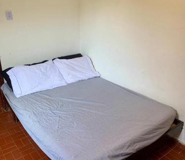 Maracana House | Casinha 4 quadras da praia com churrasqueira e garagem