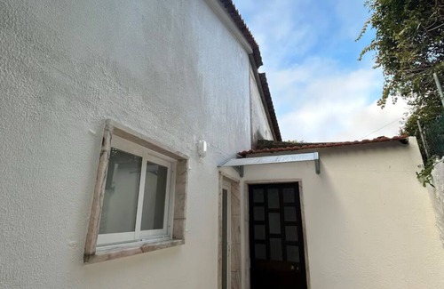 Sintra Cottage | Casinha da Portela - Charming little cottage in lovely Sintra with WiFi and AC