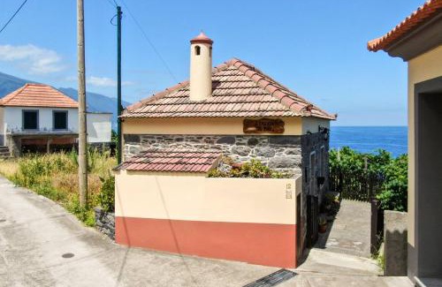 Ponta Delgada Villa | Casinha do Mar by GALMI