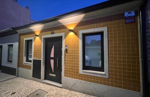 Furadouro Villa | Casinha Yellow - By the Sea