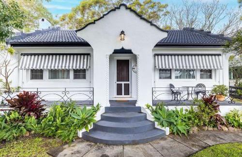 Shoal Bay House | Casita 20 Tomaree Road great pet friendly property with WiFi and Air Conditioning
