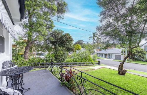 Shoal Bay House | Casita 20 Tomaree Road great pet friendly property with WiFi and Air Conditioning