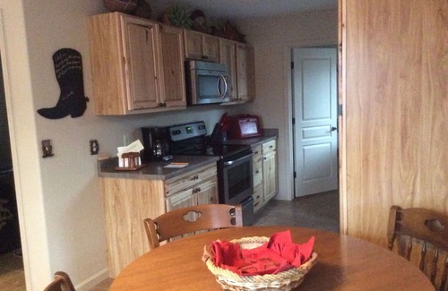 Southeastern Villa | Casita 3 blocks from downtown! Very clean !