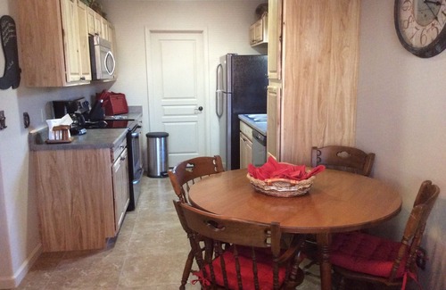Southeastern Villa | Casita 3 blocks from downtown! Very clean !