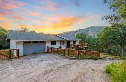 Three Rivers House | Casita 3 Rios Secluded Mountain Top Home Minutes to Sequoias & Kings Canyon