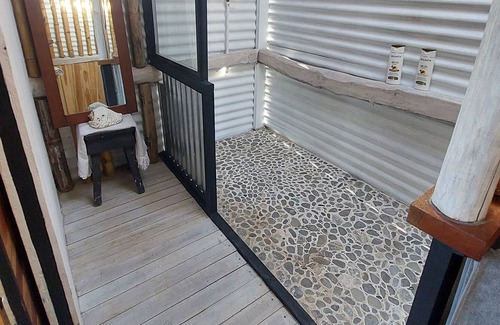 Barco Quebrado Cottage | Casita arriba