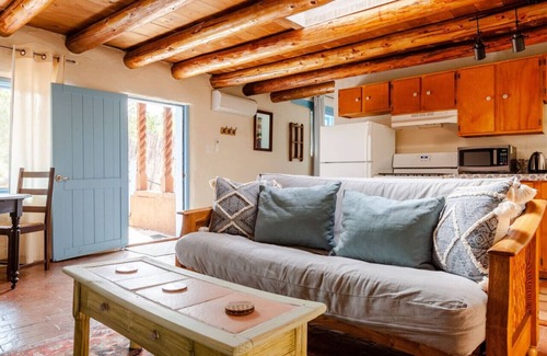 Seton Village House | Casita Azul: historic and cozy Santa Fé adobe