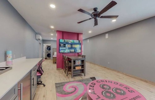 Heritage Hills House | Casita Container w/Hot tub & King Bed