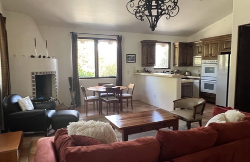 Escondido House | Casita in beautiful Elfin Forest, hiking trails, 20 min to Beach