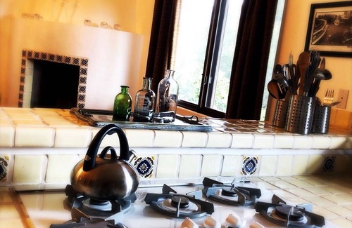 Escondido House | Casita in beautiful Elfin Forest, hiking trails, 20 min to Beach