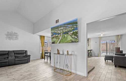 Palmdale House | Casita Oasis near major highways, spa, newly remodeled.