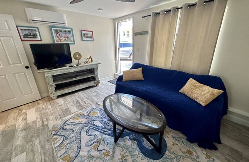 Old Southeast Apartment | Casita steps from beautiful Tampa bay, relaxing pool, kayaks, bikes, beach gear