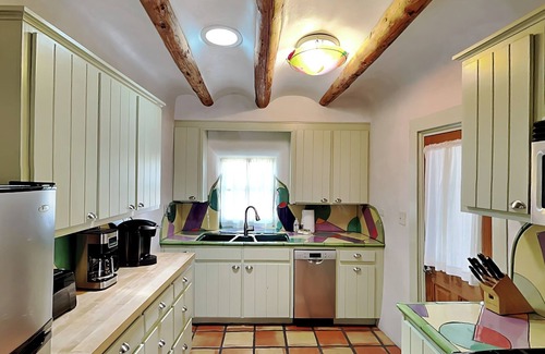 South Capitol House | Casita Sueno | Courtyard Patio, Amazing Location