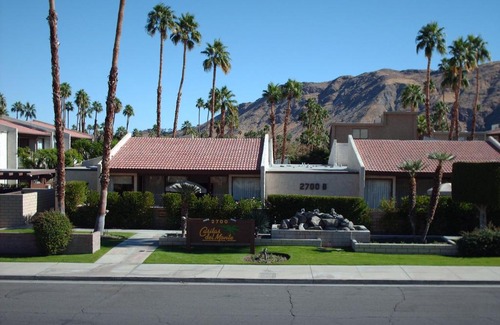 Canyon Corridor Apartment | Casitas del Monte