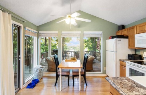 Sunrise Beach Cabin | Castaway- Hot Tub, Kayak, Boat Slip, Pet Friendly