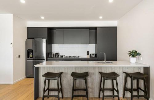 Safety Beach House | Castaway Villa - Luxe on the Marina Walk to Beach