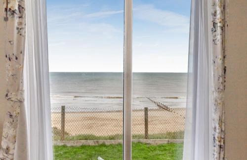 Bacton Resort | Castaways Holiday Park