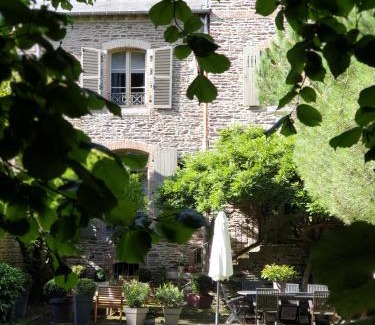 Fougeres - Sevigne Bed & Breakfast | Castel Jolly