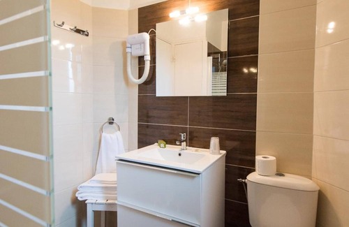 Barbentane Hotel | Castel Mouisson