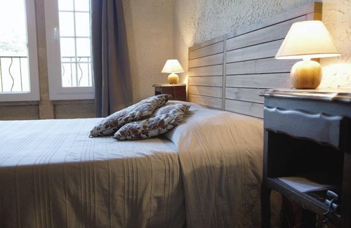 Barbentane Hotel | Castel Mouisson
