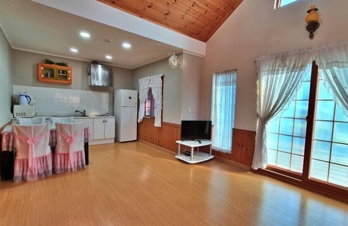 Dunnae Apartment | Castel on the hill pension