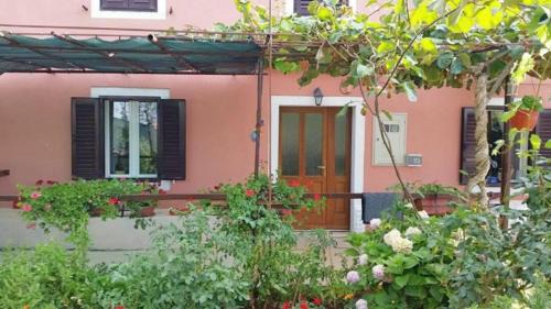 Kastel House | Castel Venere