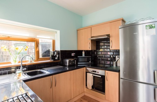 Tongwynlais Apartment | Castell Coch View Apartment - Cardiff North - J32 M4