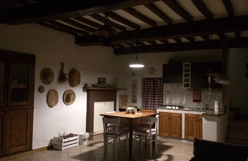 Ficulle House | Castelmaggiore, apartment in the historic center