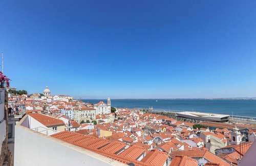 Santa Maria Maior Apartment | Castelo Premium by Homing