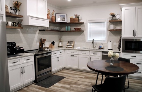Osceola House | Caster, Steel Bend Guest Houses: Caster