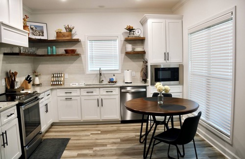 Osceola House | Caster, Steel Bend Guest Houses: Caster
